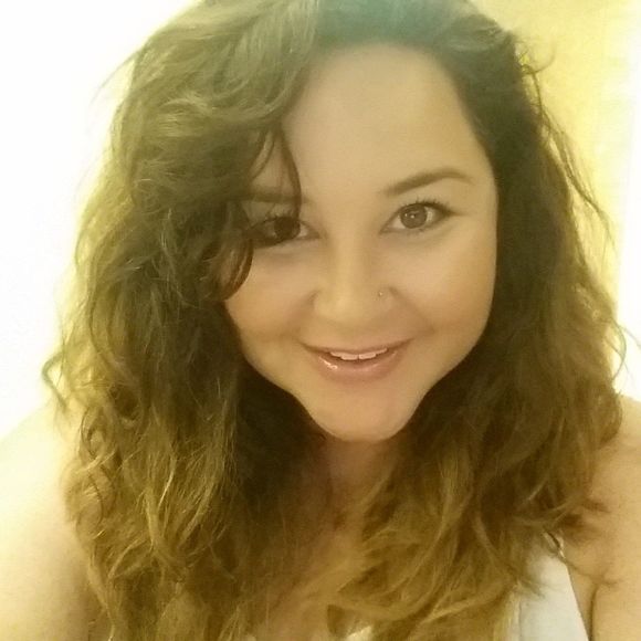 Meet your Posher, Renee - Picture 1 of 1